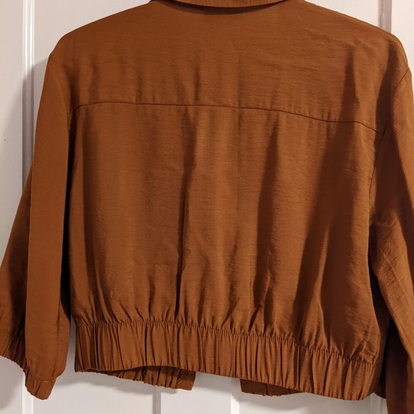 Crop Button Up - Picture 2 of 7